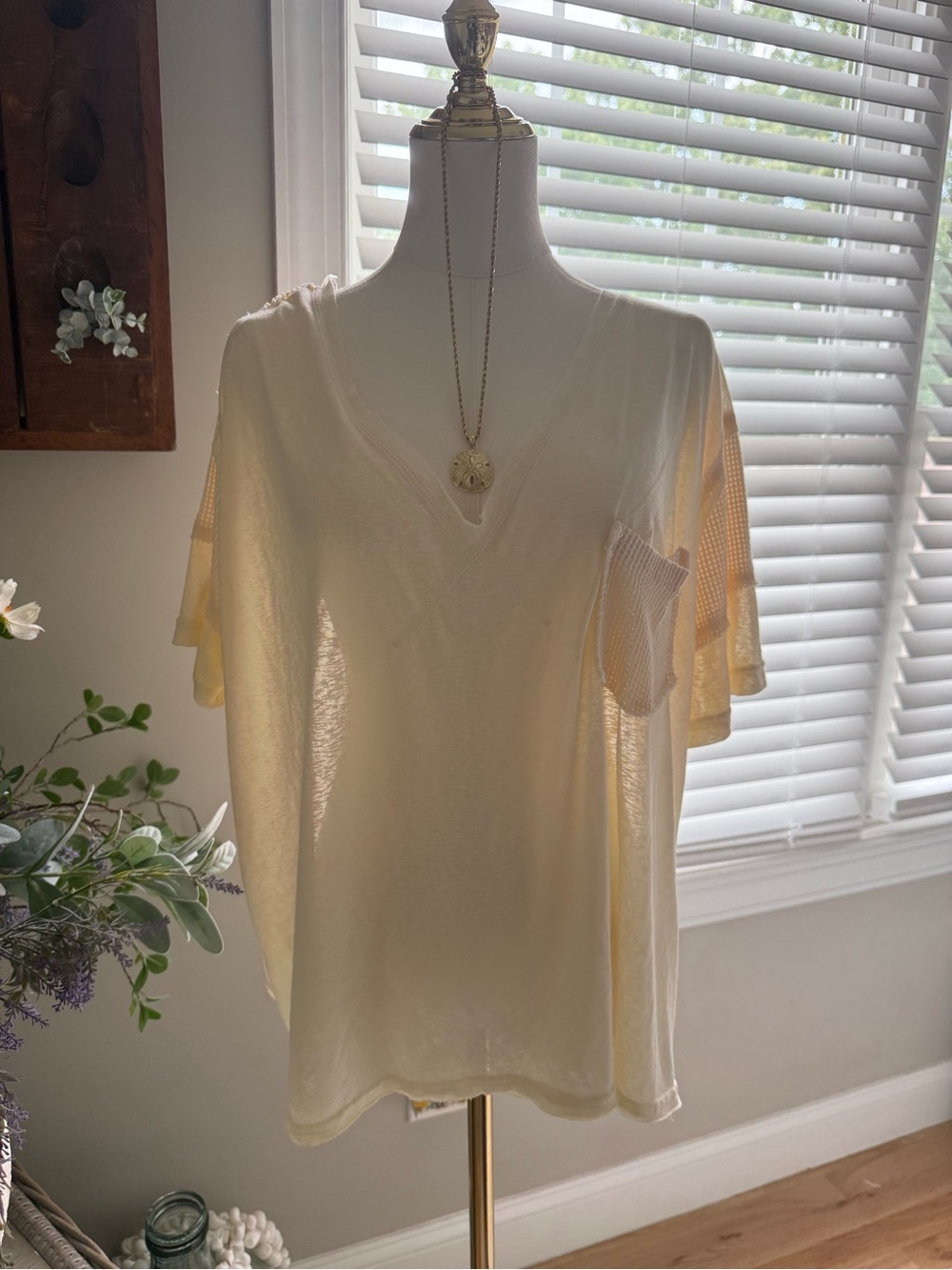 POL Cream Short Sleeve V-Neck Pocket Tee